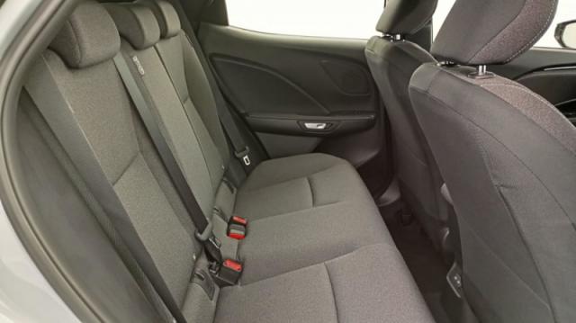 Lexus Lbx image 5