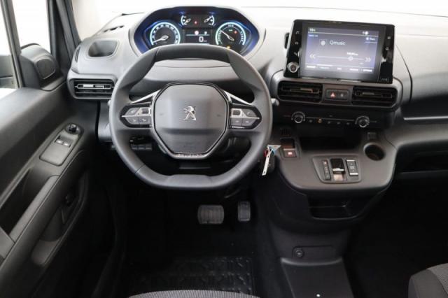 Peugeot Rifter image 9