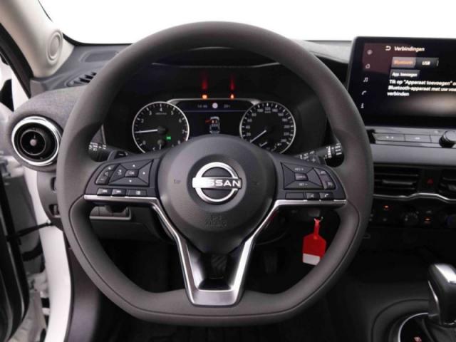 Nissan Juke image 8