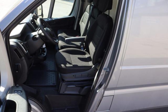 Peugeot Boxer image 6