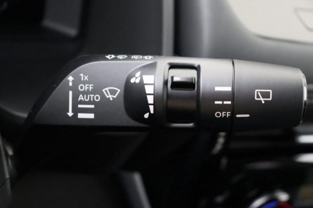 Nissan X-Trail image 2