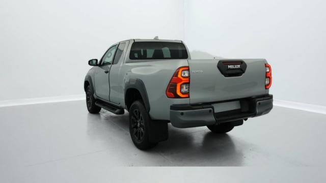 Toyota Hilux image 1