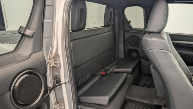 Toyota Hilux image 3