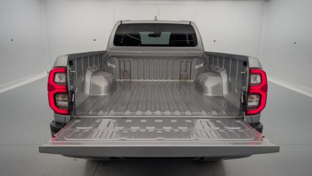 Toyota Hilux image 5