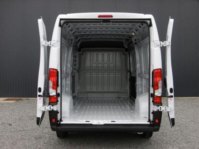 Peugeot Boxer image 1