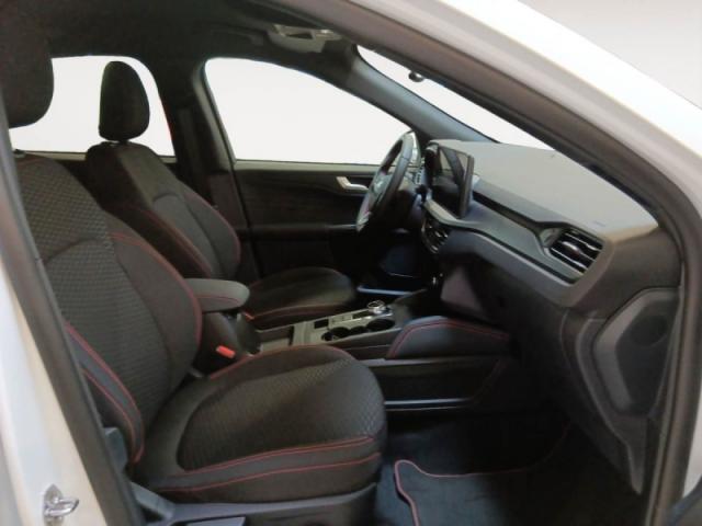 Ford Kuga image 7