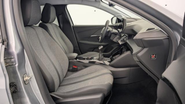 Peugeot 208 image 7