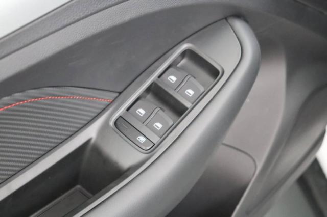Mg Zs image 2