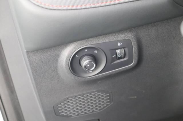 Mg Zs image 1