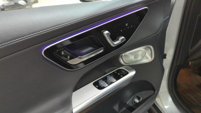 Mercedes Benz Glc image 8
