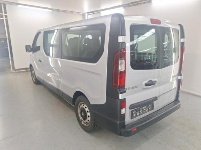 Renault Trafic image 2
