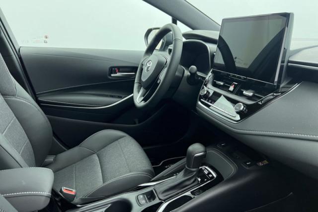 Toyota Corolla Touring Sports image 2