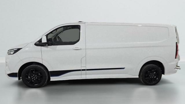Ford Transit image 9