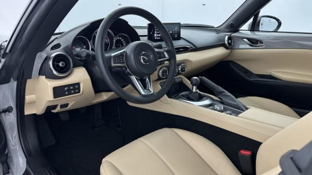 Mazda Mx-5 image 2