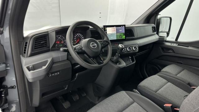 Nissan Interstar image 2