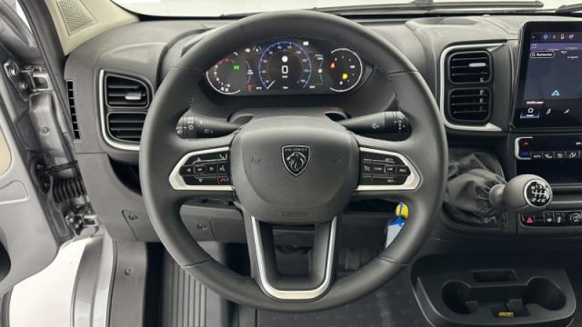 Peugeot Boxer image 1