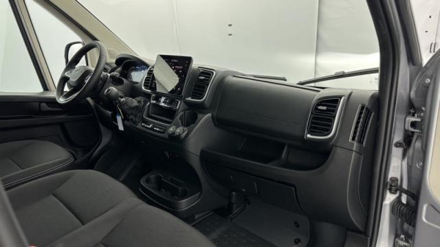 Peugeot Boxer image 2