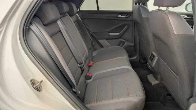 Volkswagen T-Roc image 9