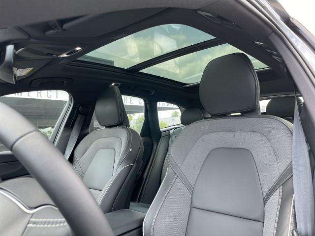 Volvo Xc60 image 2