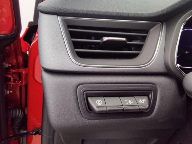 Renault Captur image 2