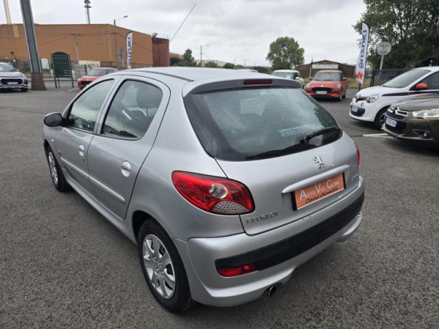 Peugeot 206 image 6