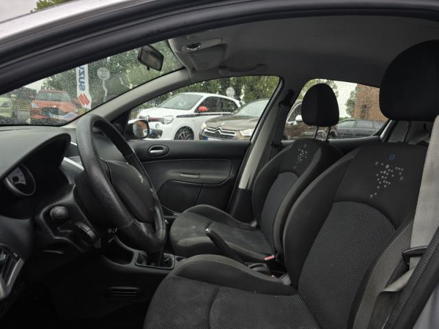 Peugeot 206 image 2