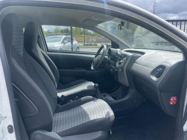 Peugeot 108 image 1