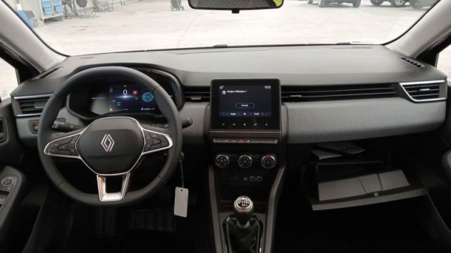 Renault Clio image 2