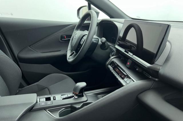 Toyota C-Hr image 9