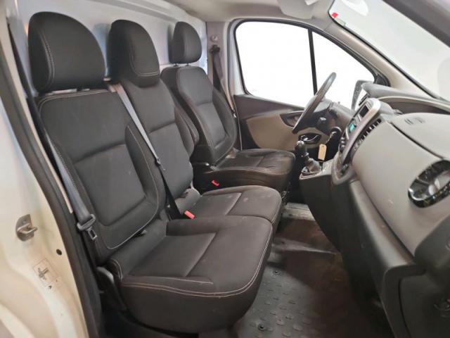 Renault Trafic image 2