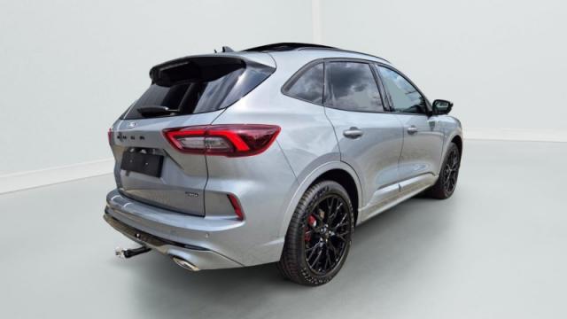 Ford Kuga image 2