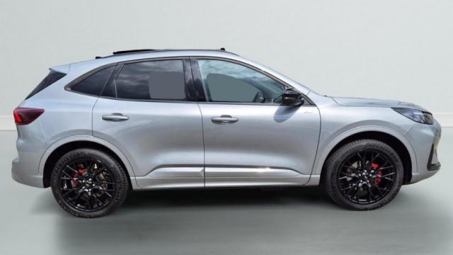 Ford Kuga image 9