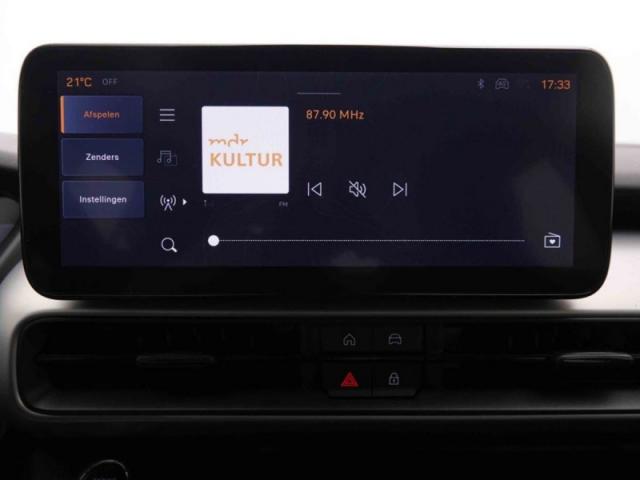 Jeep Avenger image 7