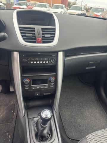 Peugeot 207 image 8
