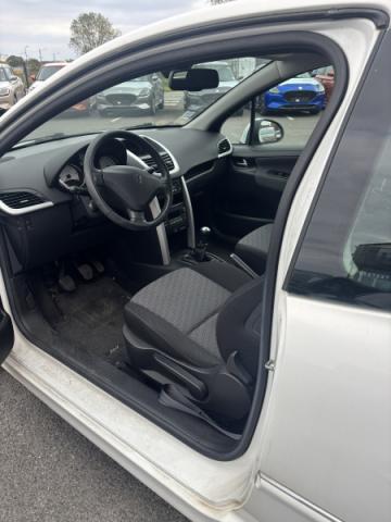 Peugeot 207 image 2