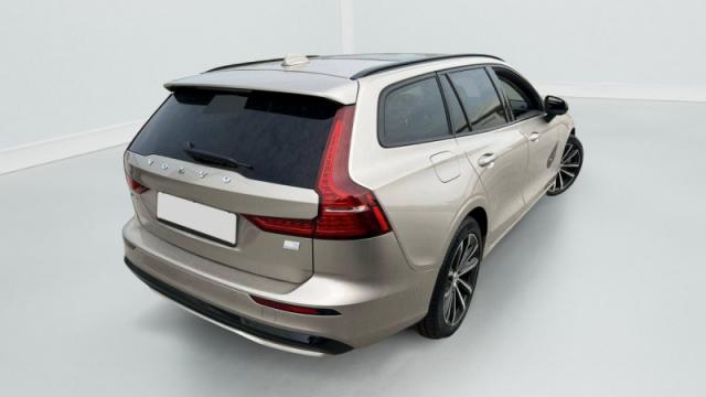 Volvo V60 image 2
