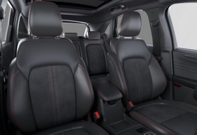 Ford Kuga image 4