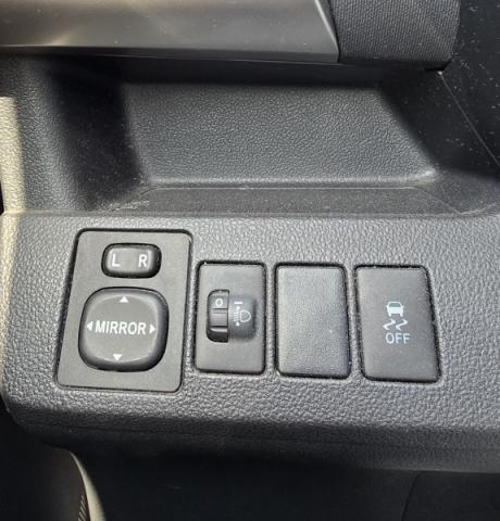 Toyota Verso-S image 5