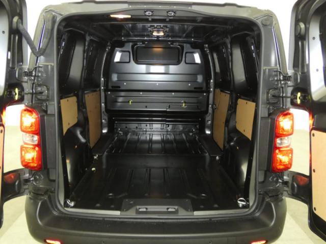 Citroen Jumpy image 2