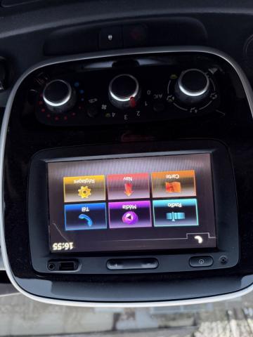 Renault Trafic image 2