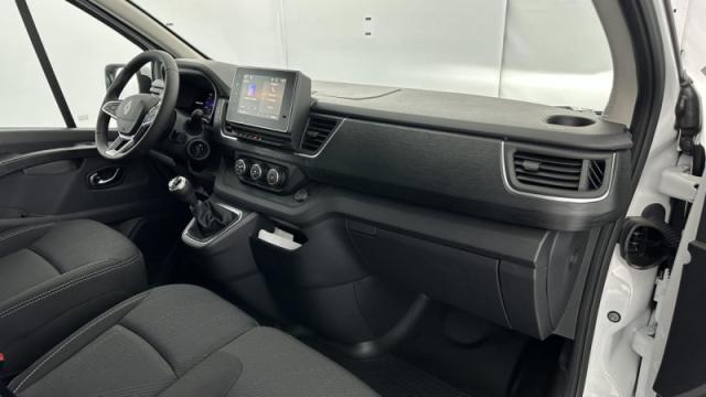 Renault Trafic image 9