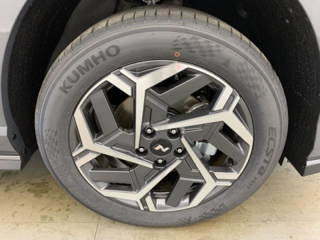 Hyundai Kona image 9