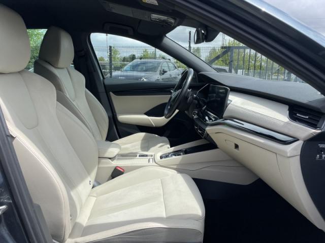Skoda Octavia image 6