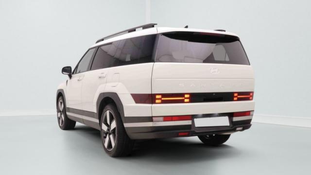 Hyundai Santa Fe image 8