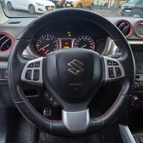 Suzuki Vitara image 4