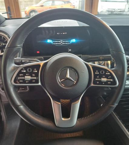 Mercedes Benz Glb image 2