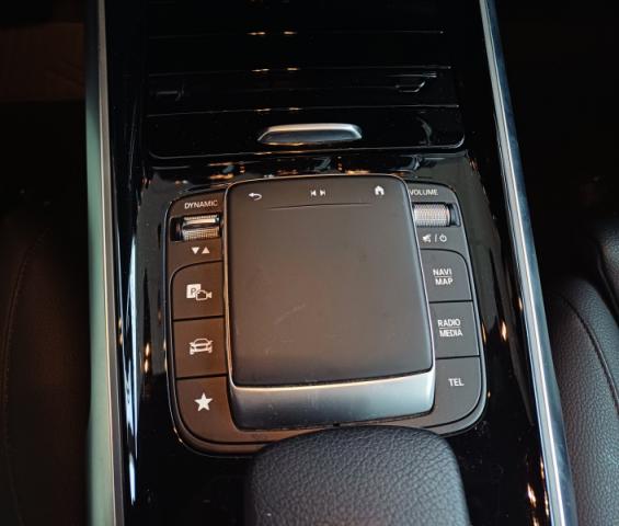 Mercedes Benz Glb image 6