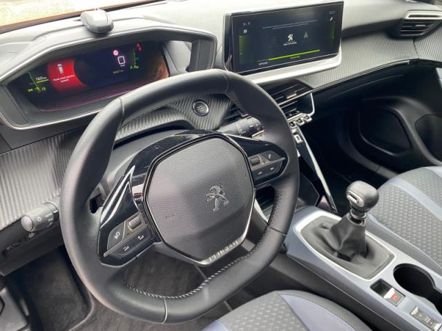 Peugeot 2008 image 3