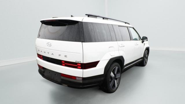 Hyundai Santa Fe image 1