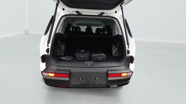 Hyundai Santa Fe image 8